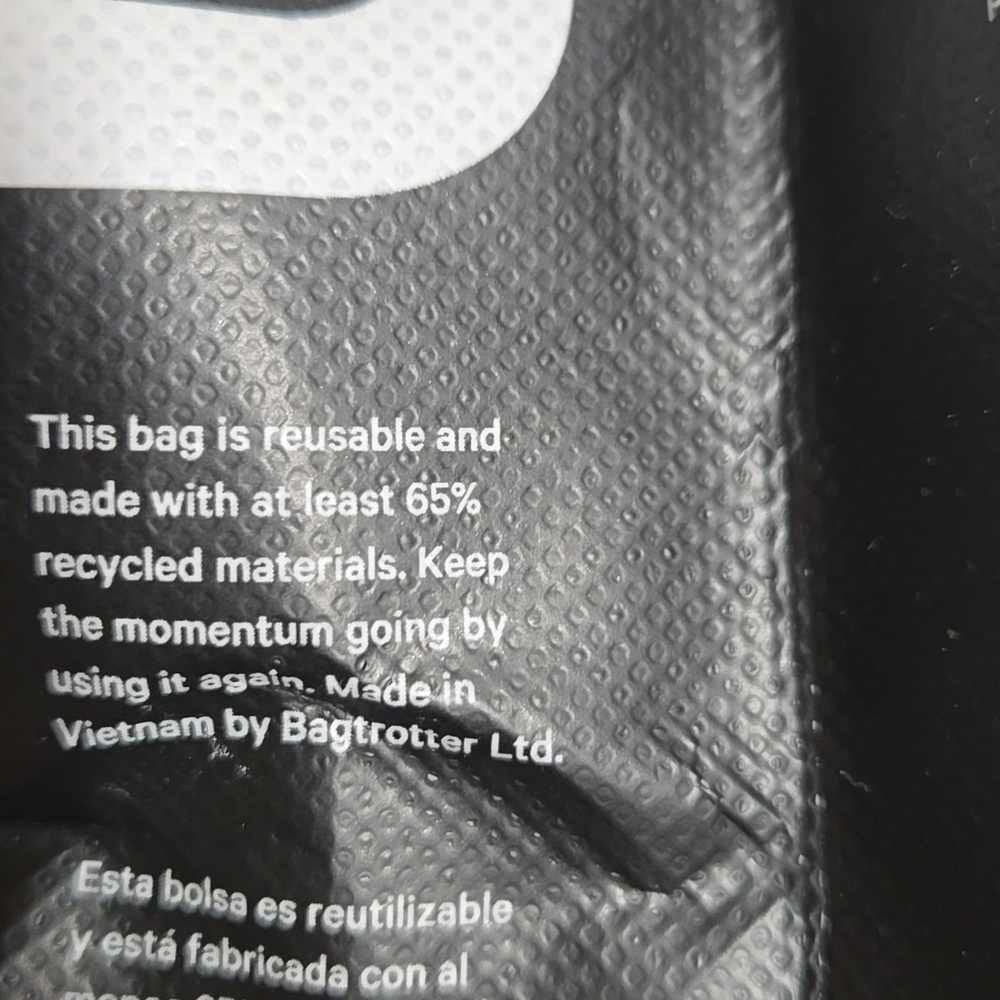 lululemon athletica Red and White Tote Bag Set of 4 - Picture 4 of 4